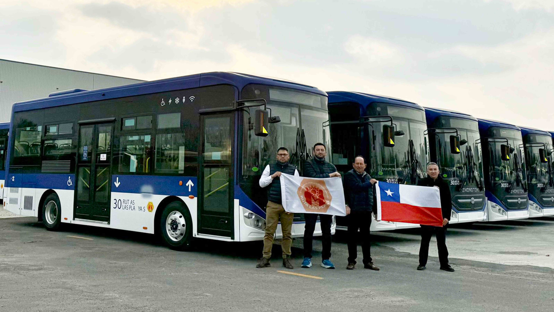Bus Mercedes-Benz en servicio - Recorrido 30MB